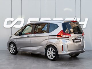 2020 Honda Freed II Рестайлинг, серый, 1750000 рублей, вид 2