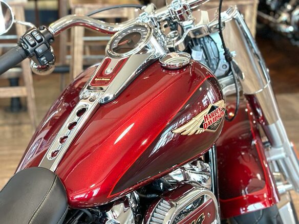 2023 Harley-Davidson Fat Boy, красный, 3300000 рублей - вид 11