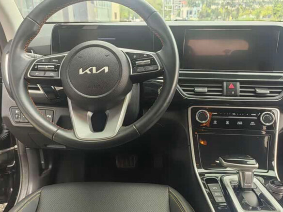 2023 Kia Seltos I Рестайлинг, чёрный, 1460000 рублей - вид 8