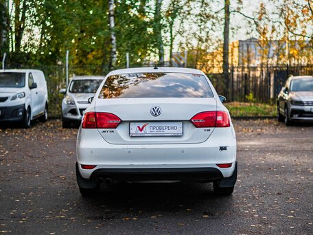 2014 Volkswagen Jetta VI Рестайлинг, белый, 899000 рублей, вид 4