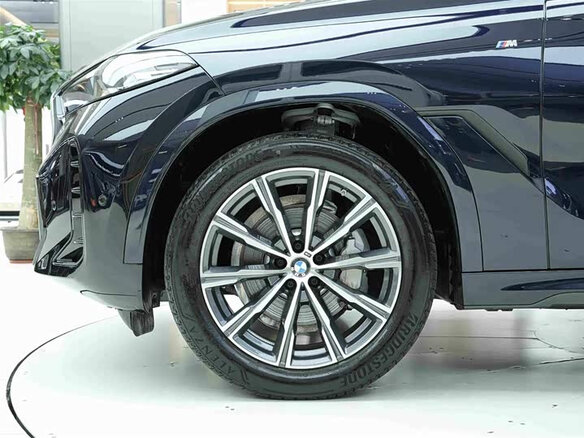 2025 BMW X6 30i III (G06) Рестайлинг, чёрный, 9482319 рублей - вид 14