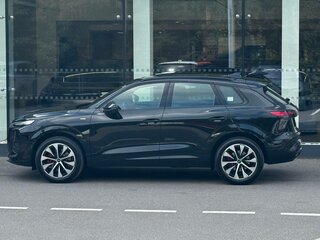 2026 Audi Q3 TFSI III (FJ), чёрный, 6990000 рублей, вид 4