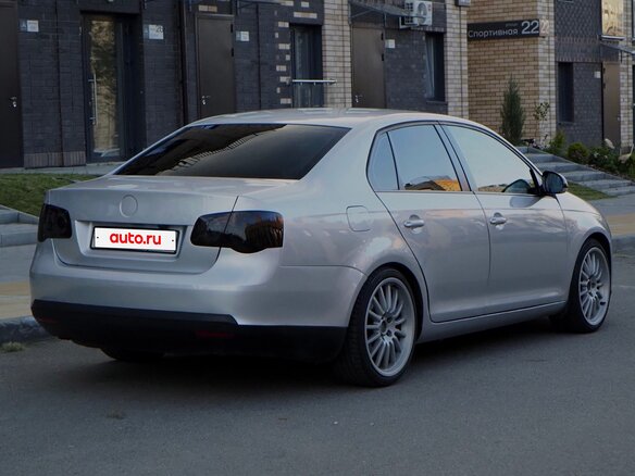 2010 Volkswagen Jetta V, серебристый, 685000 рублей - вид 6