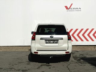 2021 Toyota Land Cruiser Prado 150 Series Рестайлинг 3, белый, 5250000 рублей, вид 4