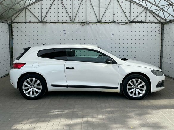 2011 Volkswagen Scirocco III, белый, 700000 рублей - вид 4