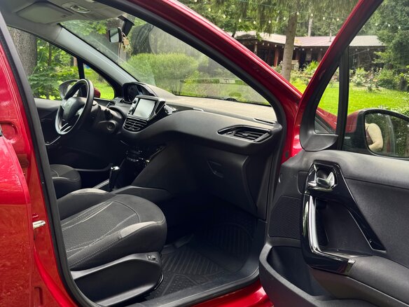 2013 Peugeot 208 I, красный, 505000 рублей - вид 16