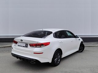 2019 Kia Optima IV Рестайлинг, белый, 1659000 рублей, вид 3