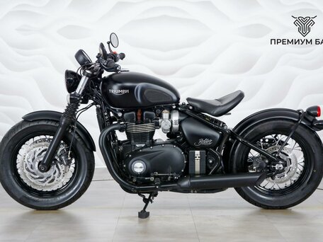 2017 Triumph Bonneville Bobber, чёрный, 1127000 рублей, вид 2