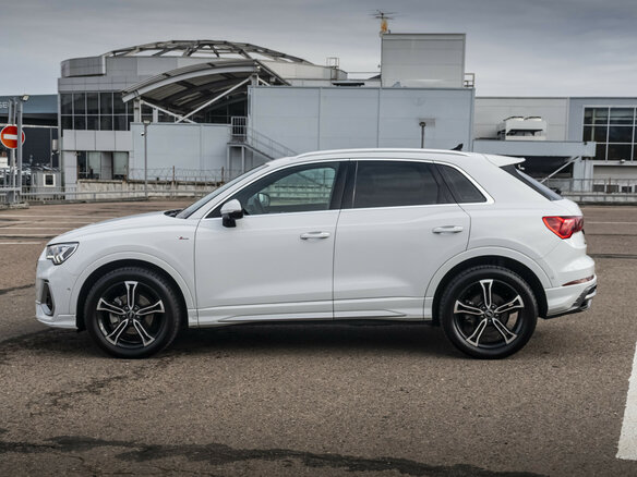 2022 Audi Q3 45 TFSI II (F3), белый, 4179000 рублей - вид 7