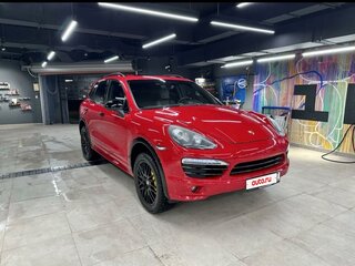 2013 Porsche Cayenne S II (958), красный, 2800000 рублей, вид 2