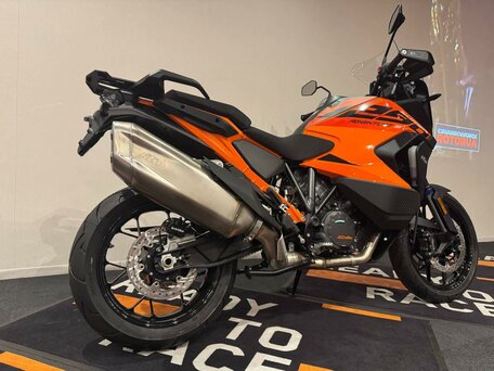 2024 KTM 1290 Super Adventure S, оранжевый, 1899000 рублей, вид 4