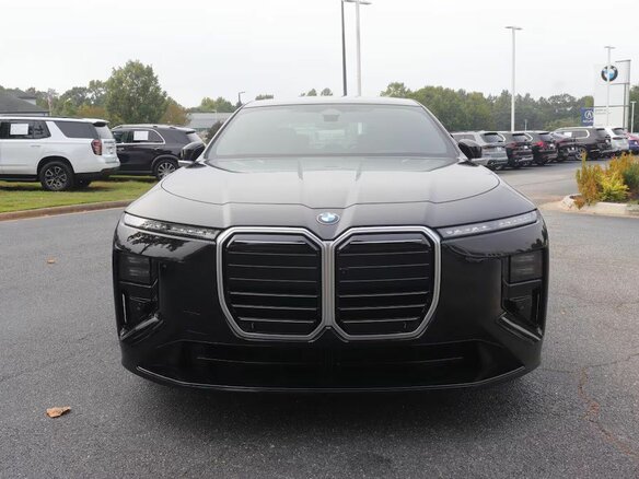 2026 BMW 7 серии 740 xDrive VII (G70) Рестайлинг, чёрный, 15973868 рублей - вид 1