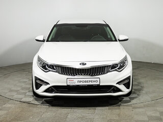 2019 Kia Optima IV Рестайлинг, белый, 1737980 рублей, вид 2