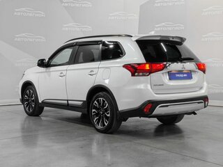 2021 Mitsubishi Outlander III Рестайлинг 3, белый, 2220000 рублей, вид 3