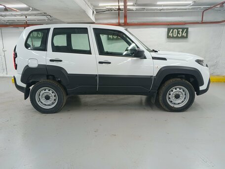 2023 Lada (ВАЗ) Niva Travel I, белый, 959000 рублей, вид 2