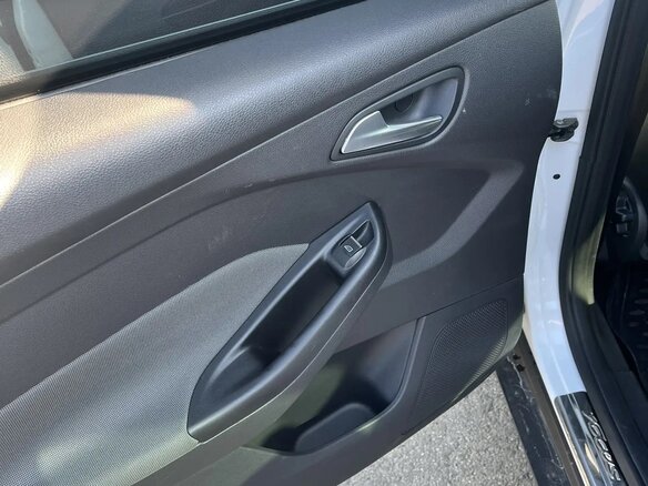 2012 Ford Focus III, белый, 750000 рублей - вид 11