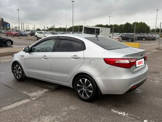 2012 Kia Rio 4-speed III, серебристый, 800000 рублей, вид 4