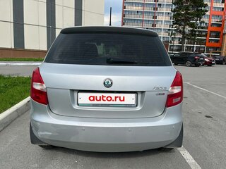 2012 Skoda Fabia II Рестайлинг, серебристый, 600000 рублей, вид 5