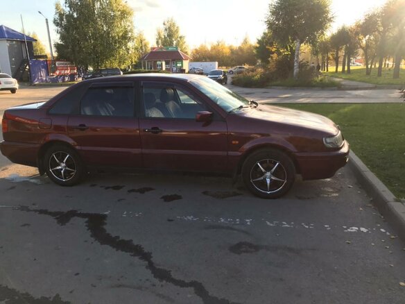 1994 Volkswagen Passat B4, красный, 230000 рублей - вид 6