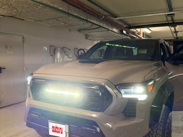 2025 Toyota Tacoma IV, коричневый, 10400000 рублей - вид 10