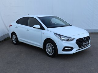 2017 Hyundai Solaris II, белый, 880000 рублей, вид 3