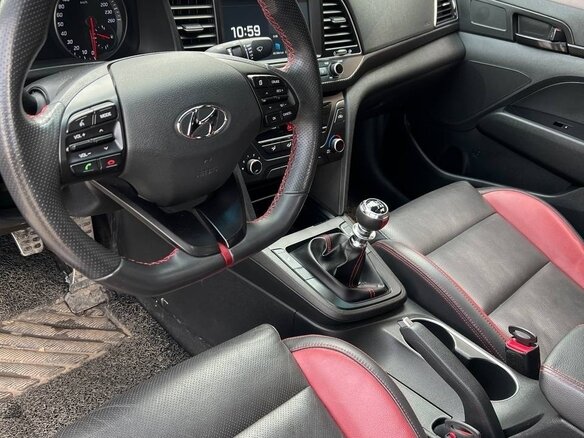2017 Hyundai Avante VI, синий, 1780000 рублей - вид 12