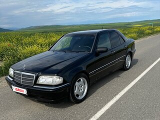 1998 Mercedes-Benz C-Класс 240 I (W202) Рестайлинг, чёрный, 500000 рублей, вид 1