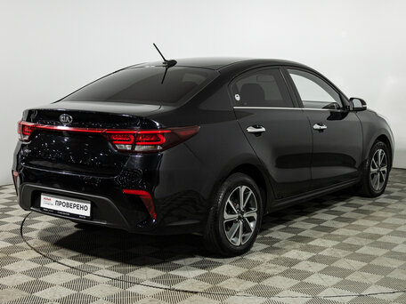 2018 Kia Rio IV, чёрный, 1399700 рублей, вид 5