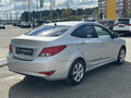2014 Hyundai Solaris I Рестайлинг, серебристый, 995000 рублей - вид 4