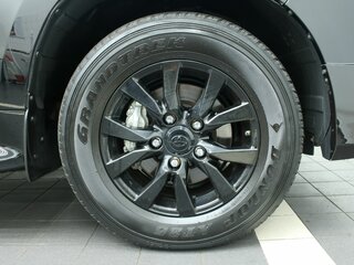 2021 Toyota Land Cruiser 200 Series Рестайлинг 2, чёрный, 9360000 рублей, вид 5