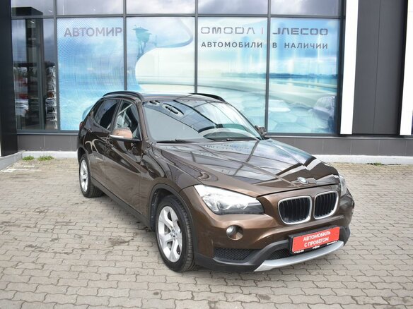 2013 BMW X1 18i I (E84) Рестайлинг, коричневый - вид 2