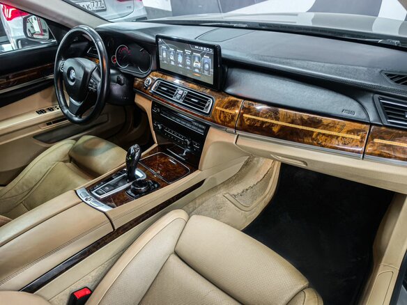 2014 BMW 7 серии Long 740Li xDrive V (F01/F02/F04) Рестайлинг, серый, 2999900 рублей - вид 10