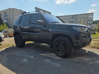 2023 Lada (ВАЗ) Niva Travel I, чёрный, 950000 рублей, вид 3