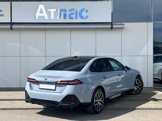 2025 BMW 5 серии 520i VIII (G60/G61/G68), серый, 7690000 рублей, вид 2