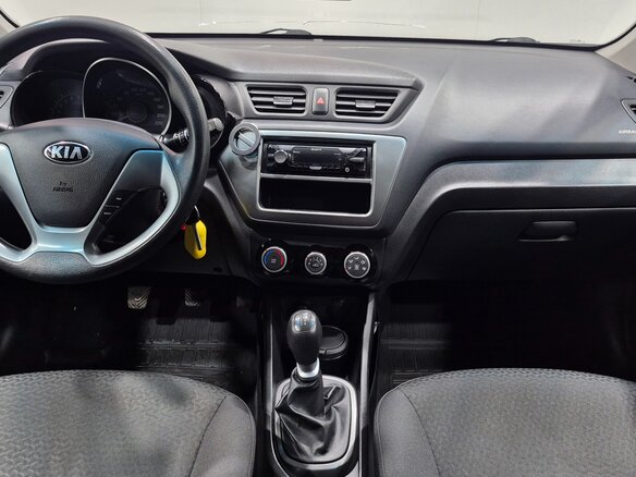 2017 Kia Rio III Рестайлинг, серебристый, 820000 рублей - вид 14