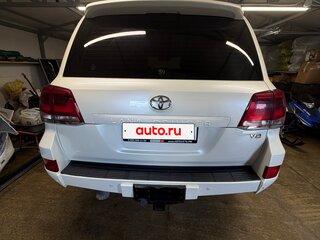 2012 Toyota Land Cruiser 200 Series Рестайлинг 1, белый, 4990000 рублей, вид 4