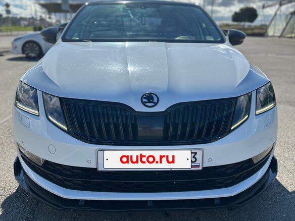 2017 Skoda Octavia III (A7) Рестайлинг, белый, 2000000 рублей - вид 6