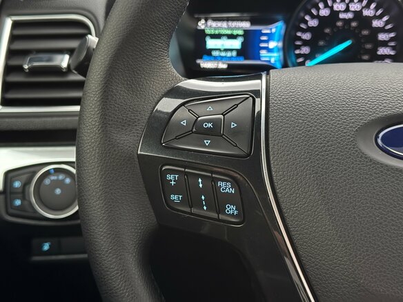 2017 Ford Explorer V Рестайлинг 2, белый, 2700000 рублей - вид 12