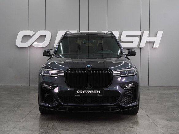 2020 BMW X7 30d I (G07), серый, 7899000 рублей - вид 2