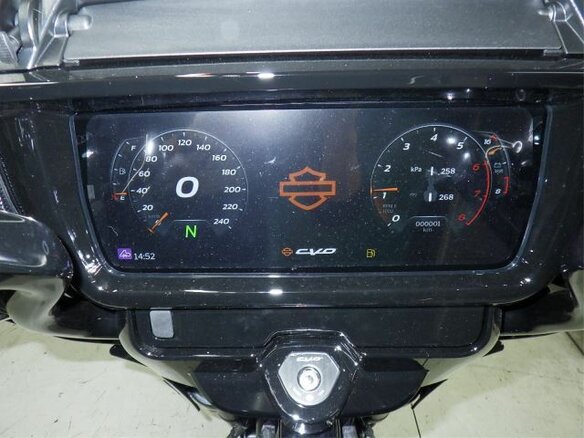 2026 Harley-Davidson CVO Street Glide ST, серый - вид 21