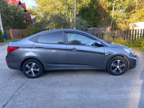 2013 Hyundai Solaris I, чёрный - вид 1
