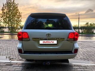 2013 Toyota Land Cruiser 200 Series Рестайлинг 1, белый, 3300000 рублей, вид 4