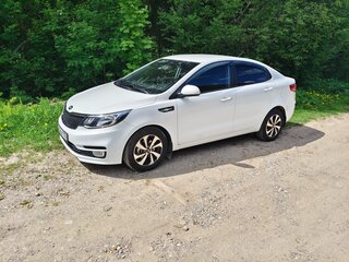 2015 Kia Rio III Рестайлинг, белый, 950000 рублей, вид 1