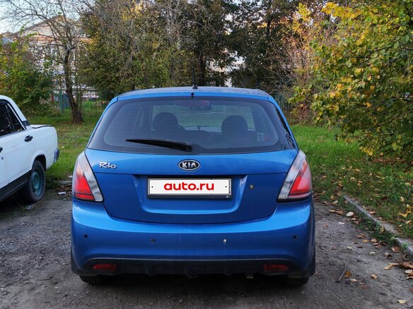 2010 Kia Rio II Рестайлинг, синий, 650000 рублей - вид 2