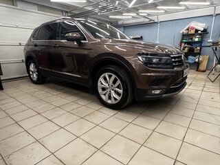 2018 Volkswagen Tiguan II, коричневый, 2359000 рублей, вид 5