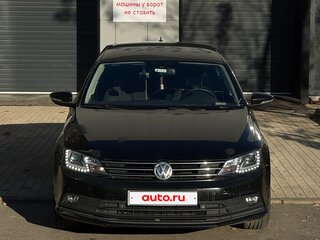 2016 Volkswagen Jetta VI Рестайлинг, чёрный, 900000 рублей, вид 1