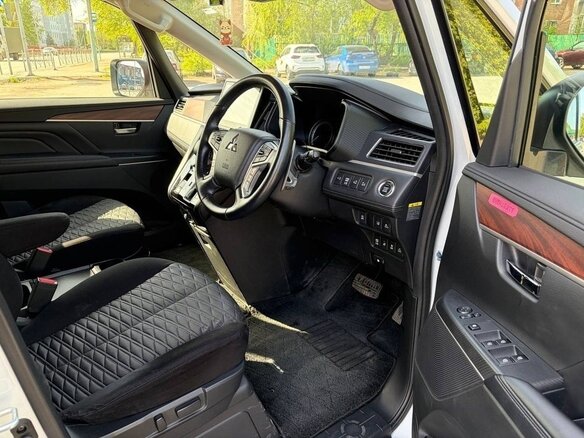 2023 Mitsubishi Delica D:5 I Рестайлинг, белый, 3030000 рублей - вид 6
