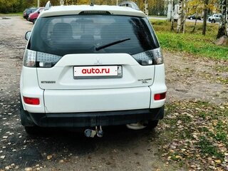 2011 Mitsubishi Outlander II Рестайлинг, белый, 800000 рублей, вид 3