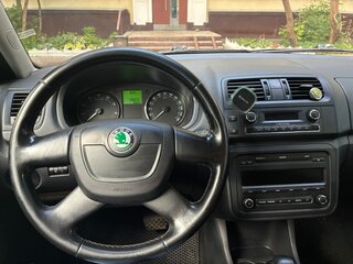2010 Skoda Fabia II Рестайлинг, серый, 650000 рублей, вид 5