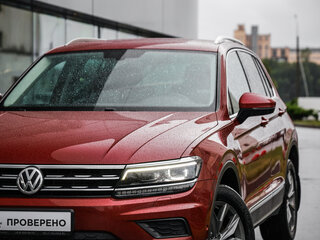 2017 Volkswagen Tiguan II, красный, 2133525 рублей, вид 2